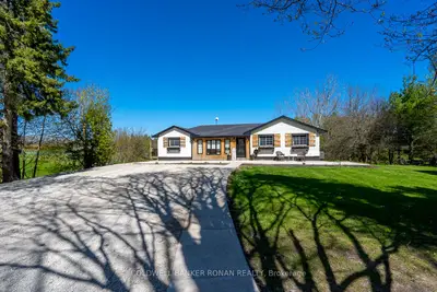 Detached in Essa