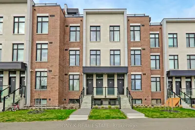 Condo Townhouse in Vaughan