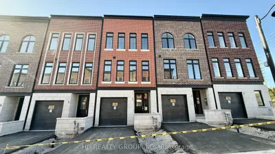Att/Row/Townhouse in Aurora