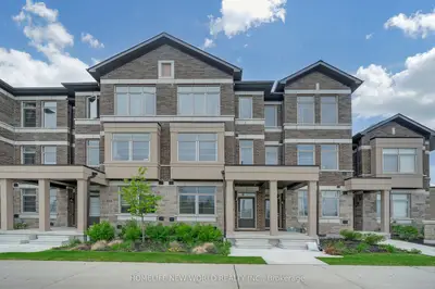 Att/Row/Townhouse in Markham