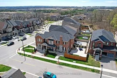 Detached in East Gwillimbury