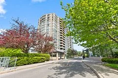 22 Clarissa Drive 1414, Richmond Hill, On L4c 9r6