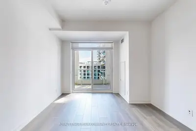 Condo Apartment in Vaughan