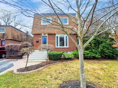 Condo Townhouse in Markham