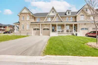 Att/Row/Townhouse in Georgina