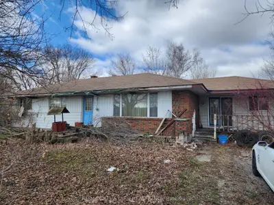 Detached in King