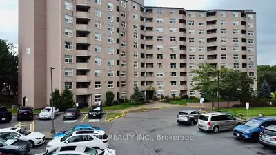 Condo Apartment in Newmarket