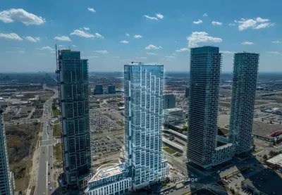 Condo Apartment in Vaughan