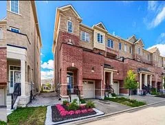 239 Harding Park Street, Newmarket, ON L3Y 0E1