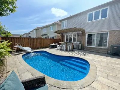 Detached in New Tecumseth