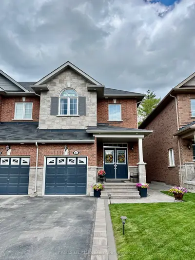 Att/Row/Townhouse in Georgina