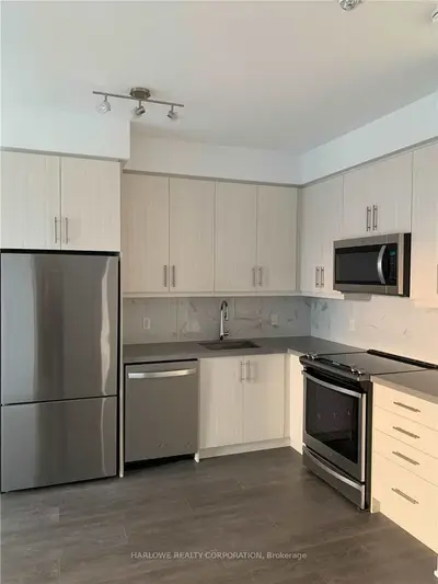 Condo Apartment in Richmond Hill
