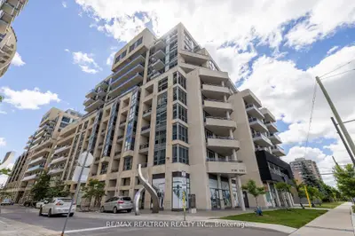 Condo Apartment in Richmond Hill