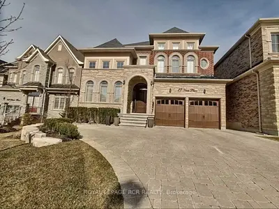 Detached in Aurora