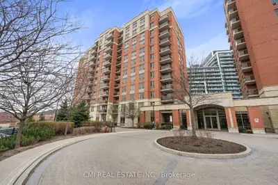 Condo Apartment in Richmond Hill