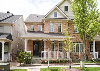 Att/Row/Townhouse in Markham