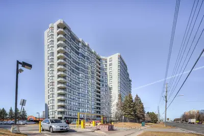 Condo Apartment in Vaughan
