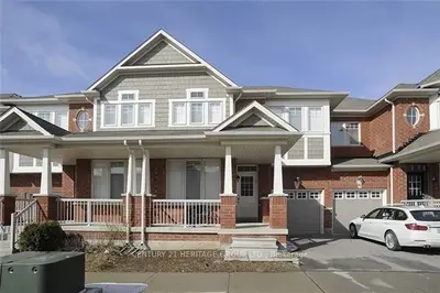 Att/Row/Townhouse in Richmond Hill