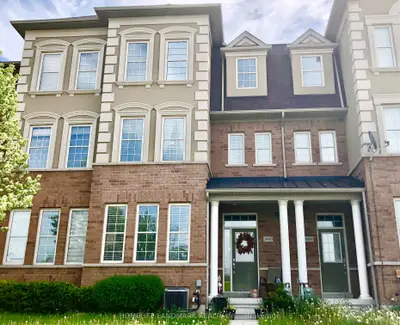 Att/Row/Townhouse in Markham