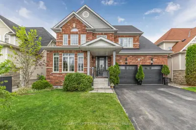 Detached in Essa