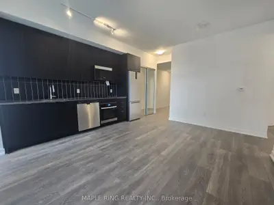 Condo Apartment in Vaughan