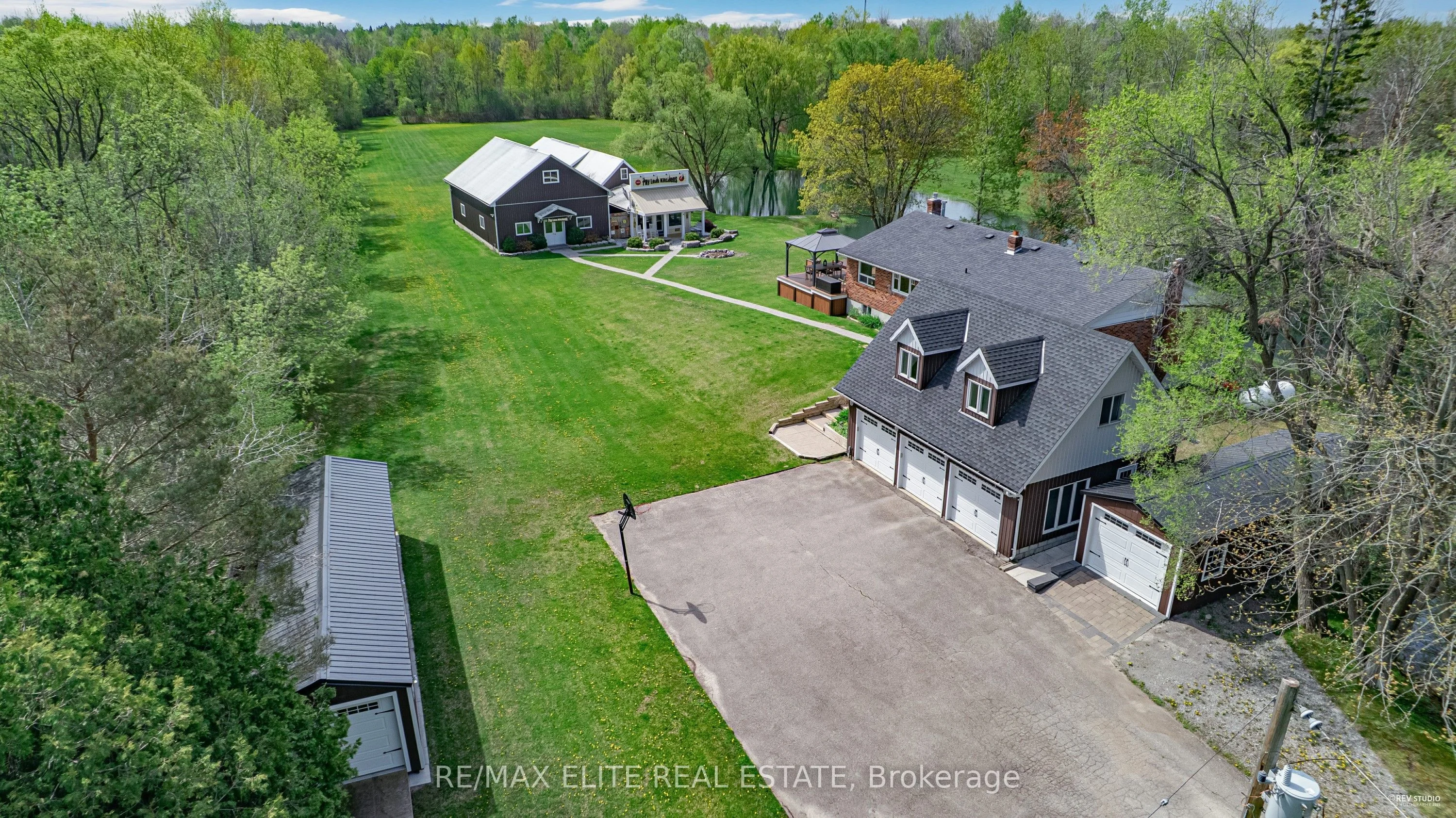 5427 RAVENSHOE Road, East Gwillimbury, ON L0E 1R0