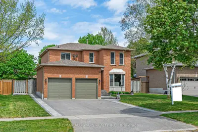 Detached in Uxbridge