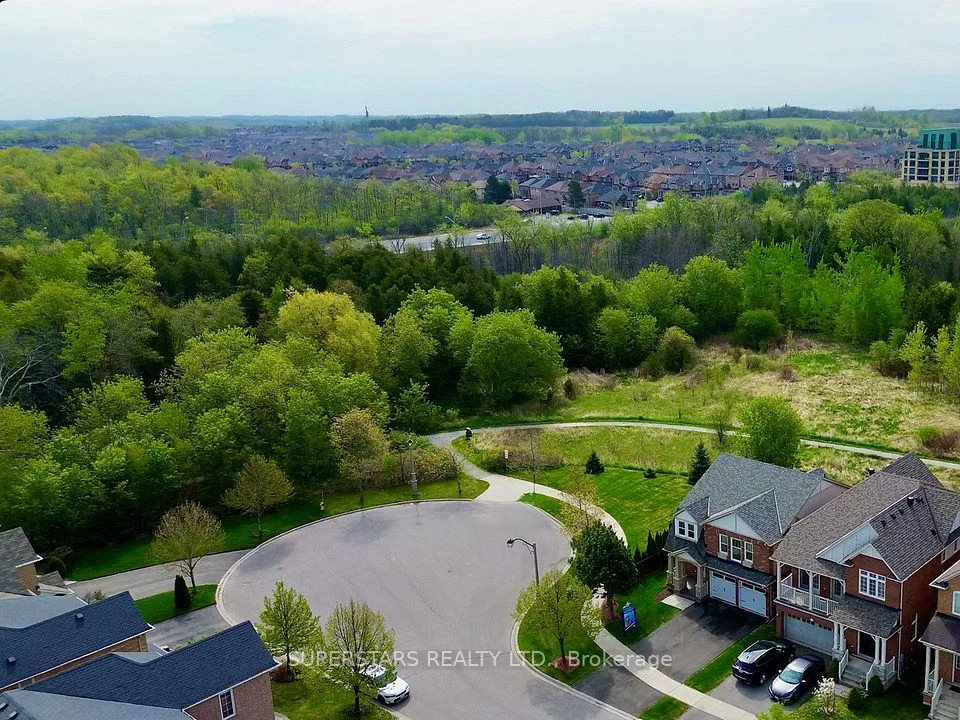 14 CLAUSFARM Lane, Whitchurch-Stouffville, ON L4A 0A8