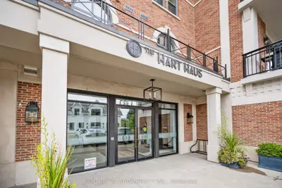 Condo Apartment in Markham