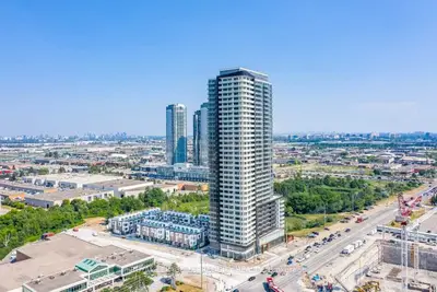 Condo Apartment in Vaughan