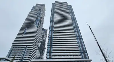 Common Element Condo in Vaughan