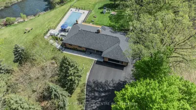 Detached in King