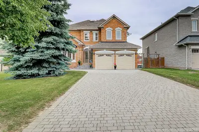 Detached in Richmond Hill
