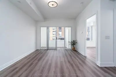 Leasehold Condo in Markham