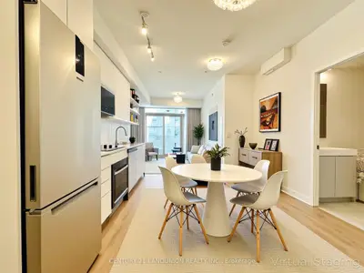 Condo Apartment in Vaughan