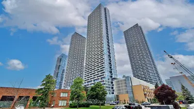 Common Element Condo in Vaughan