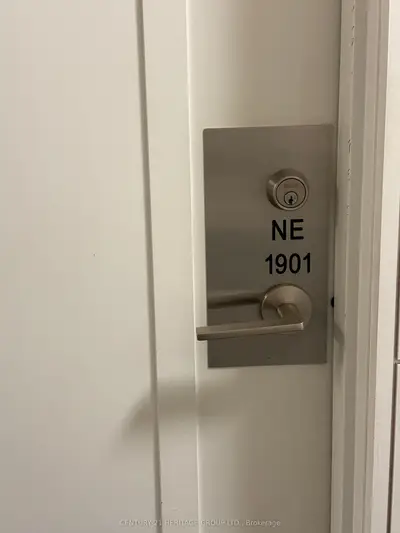 Condo Apartment in Richmond Hill