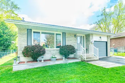 Detached in Brock