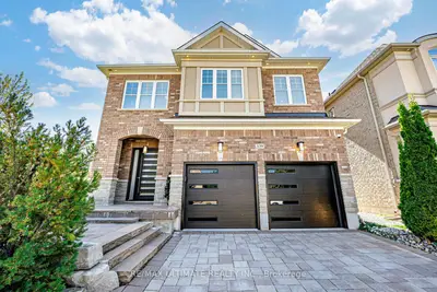 Detached in Richmond Hill