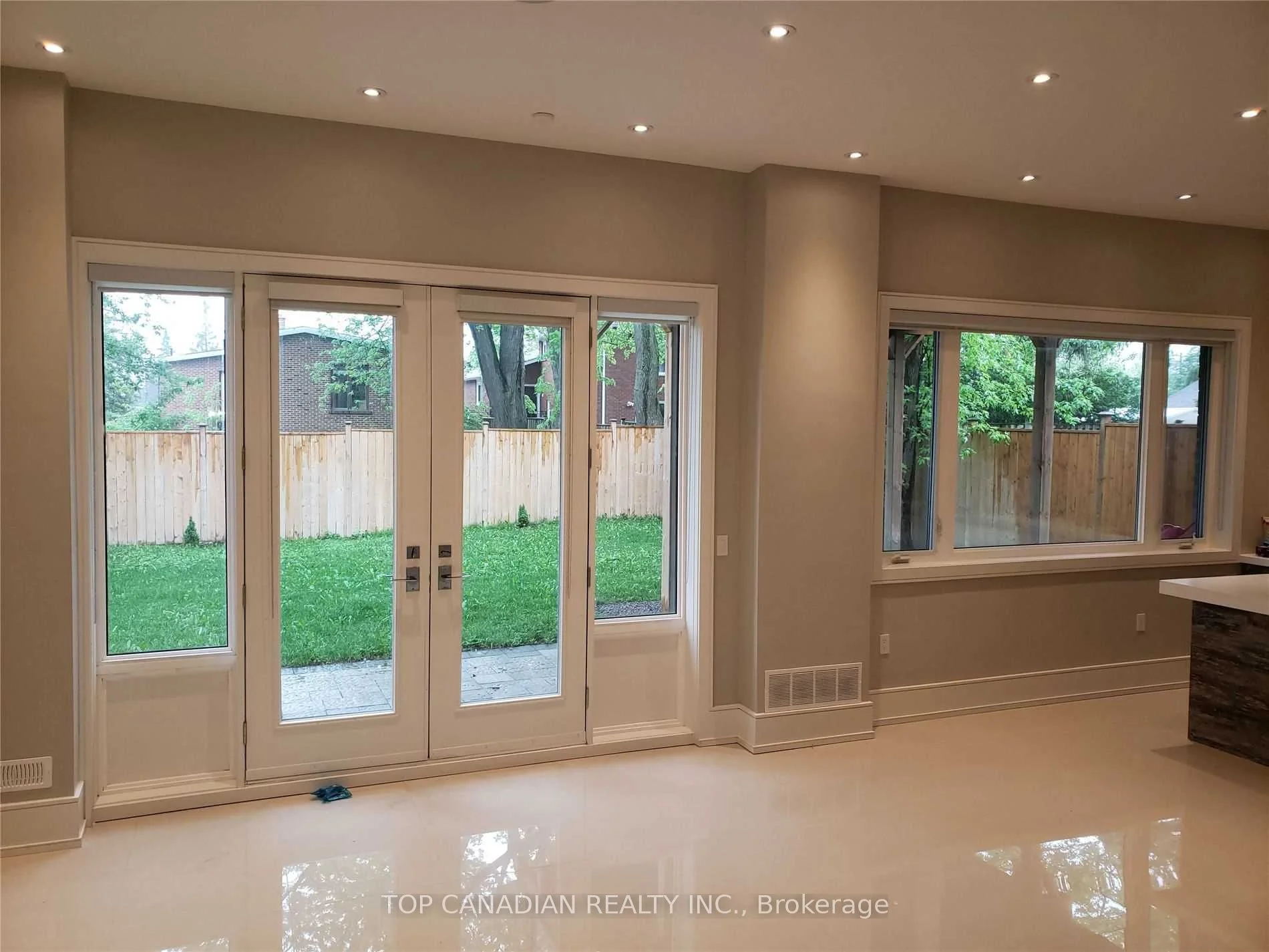 15 Lund Street, Richmond Hill, ON L4C 8S8