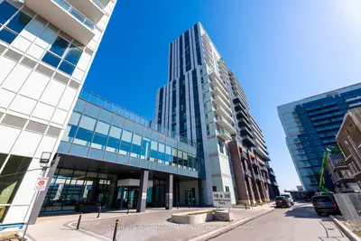 Condo Apartment in Vaughan