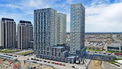 Condo Apartment in Vaughan