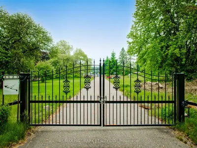 Detached in King