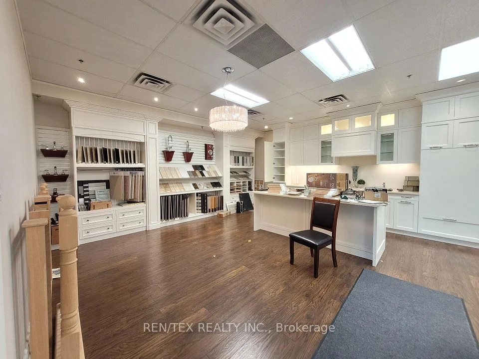 50 West Wilmot Street 100, Richmond Hill, ON L4B 1M5