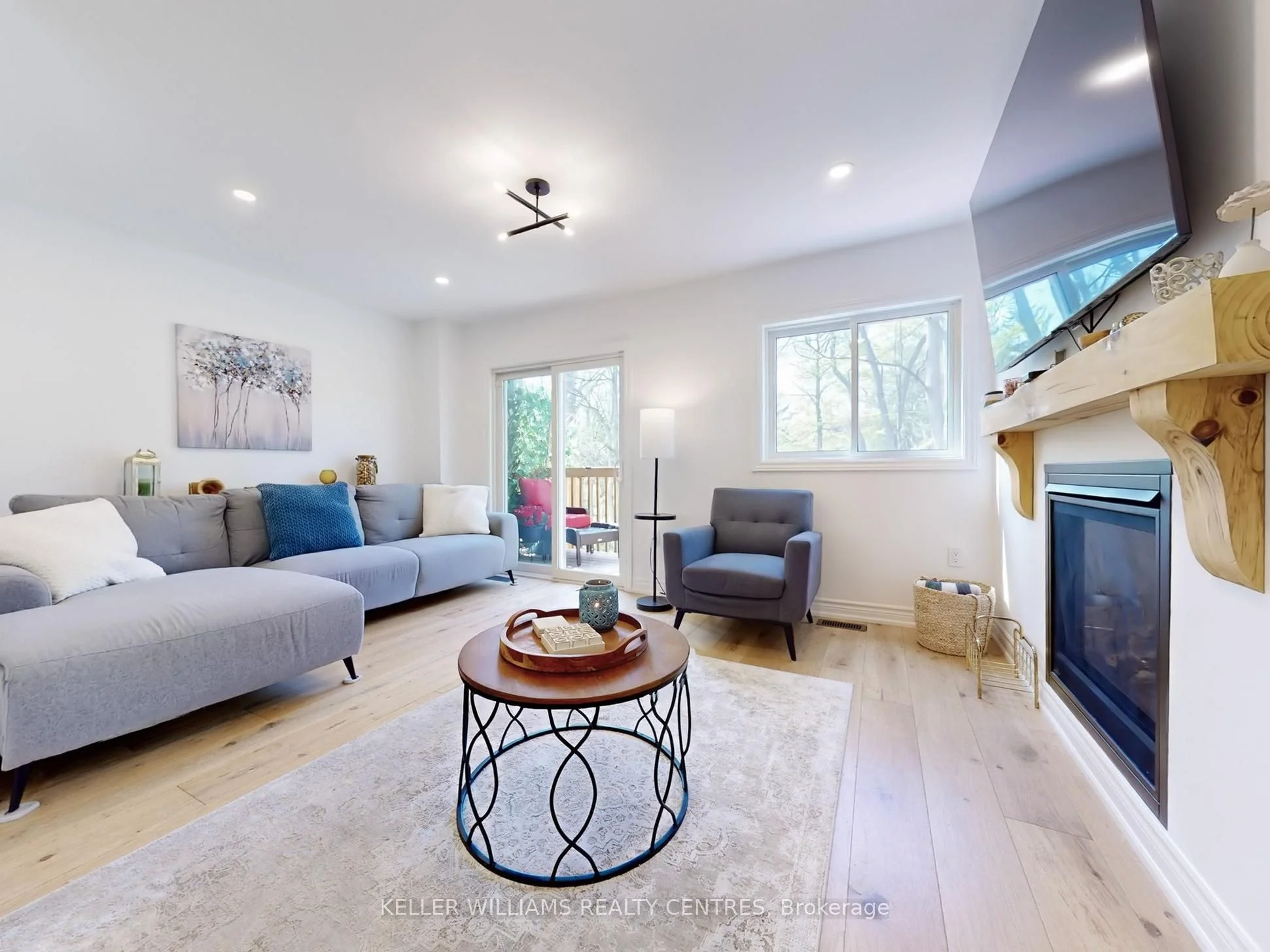 113 North Street 9, Georgina, On L0e 1r0
