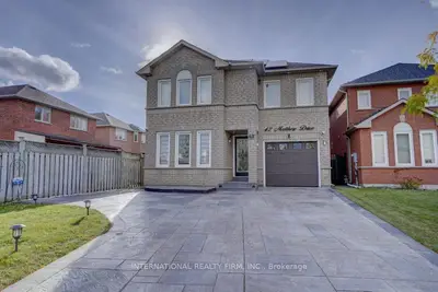 Detached in Vaughan