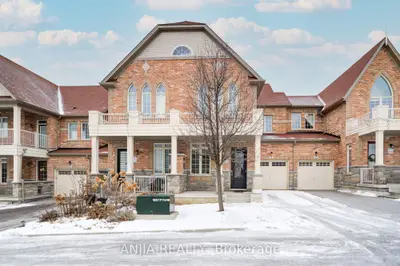 Att/Row/Townhouse in Markham
