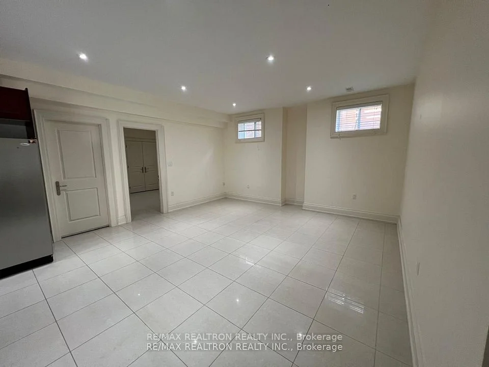 133 Elmwood Avenue N BSMT, Richmond Hill, ON L4C 1K8