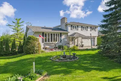 Detached in Brock