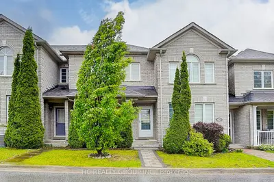 Att/Row/Townhouse in Markham